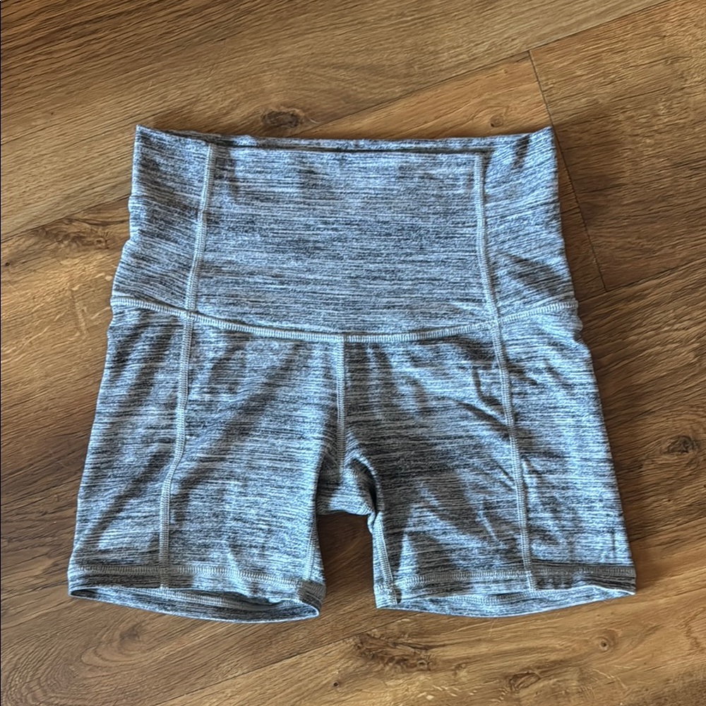Lululemon Wunder High-Waisted Biker Shorts - Picture 4 of 8
